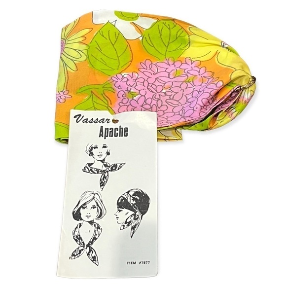 VASSAR APACHE Vintage Scarf Vibrant Floral Print NEW - Picture 2 of 10